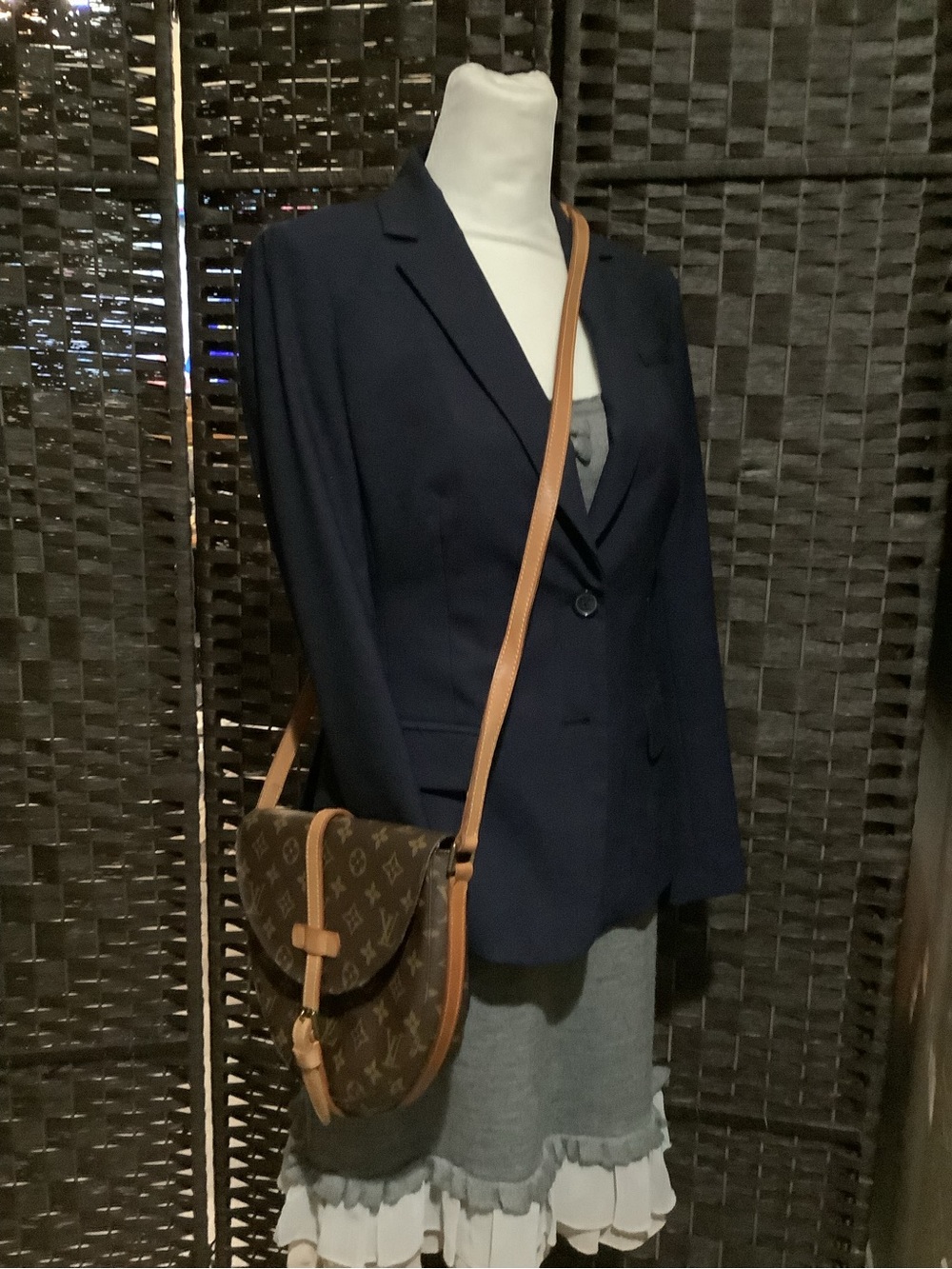 Louis Vuitton Monogram Chantilly - Picture 16 of 16